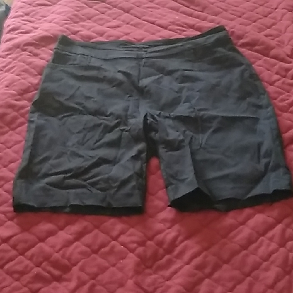 Woman's Sborts